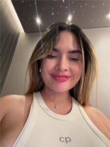 SC-AnaCarrera-20251123-010247