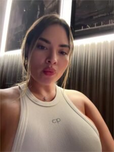 SC-AnaCarrera-20251123-005110